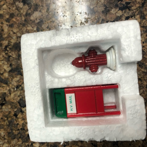 Dept 56 Heritage Village mailbox and fire hydrant - Picture 3 of 7